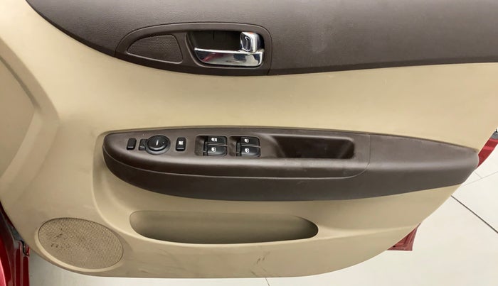 2011 Hyundai i20 ASTA 1.2, Petrol, Manual, 93,910 km, Driver Side Door Panels Control