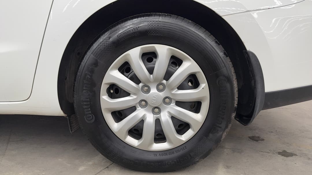 2018 Kia Carnival S, Automatic, 96757 km, Left Rear Wheel