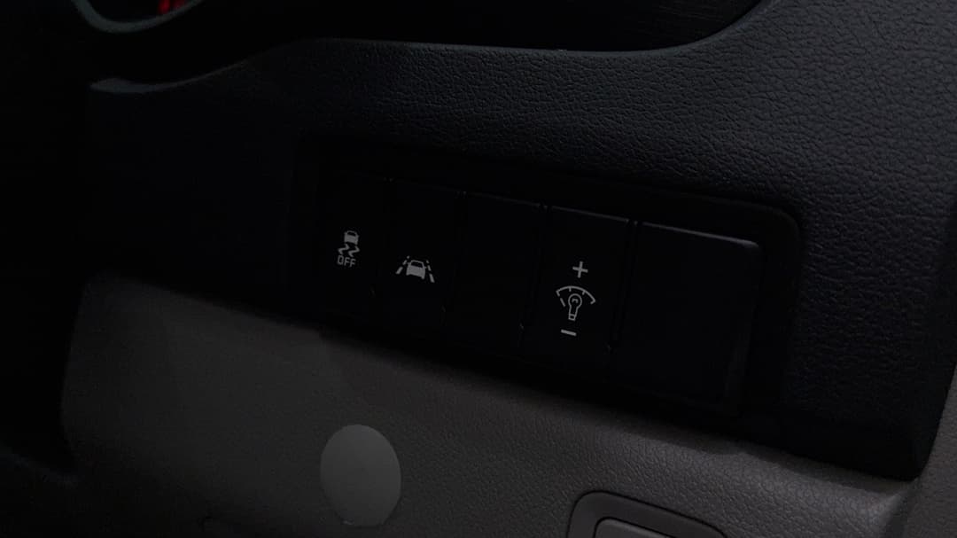 2018 Kia Carnival S, Automatic, 96757 km, Utility Switches/Buttons