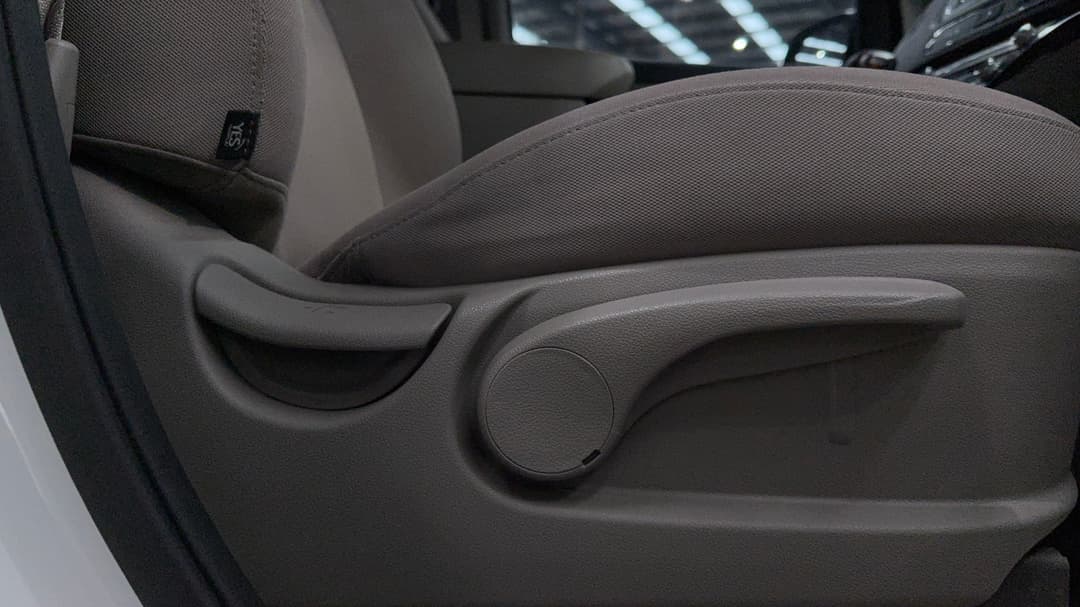 2018 Kia Carnival S, Automatic, 96757 km, Drivers Side Adjustment Panel