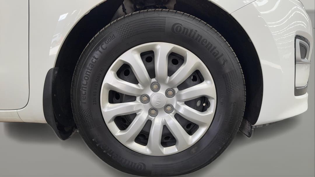 2018 Kia Carnival S, Automatic, 96757 km, Right Front Wheel