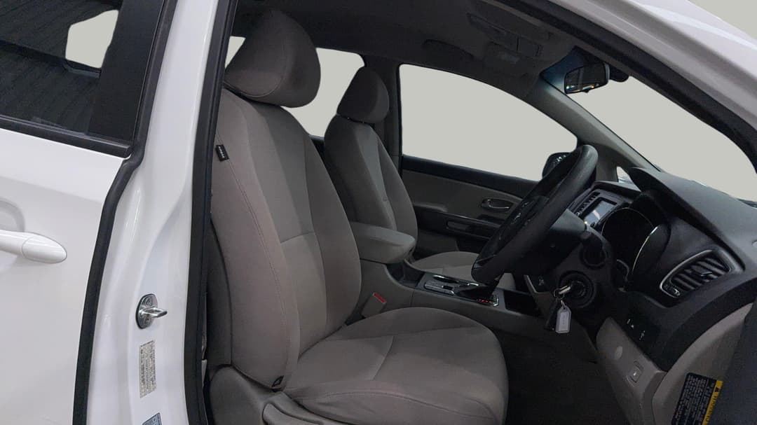 2018 Kia Carnival S, Automatic, 96757 km, Right Side Front Door Cabin View