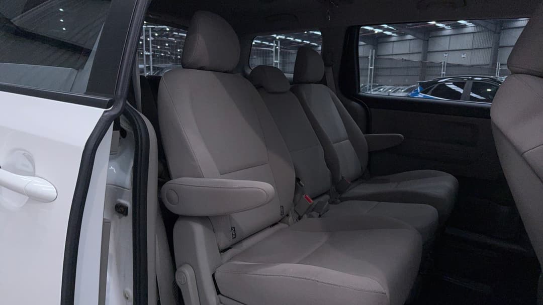 2018 Kia Carnival S, Automatic, 96757 km, Right Side Rear Door Cabin View