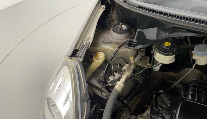 2014 Honda Brio S MT, Petrol, Manual, 25,665 km, Front windshield - Wiper bottle cap missing