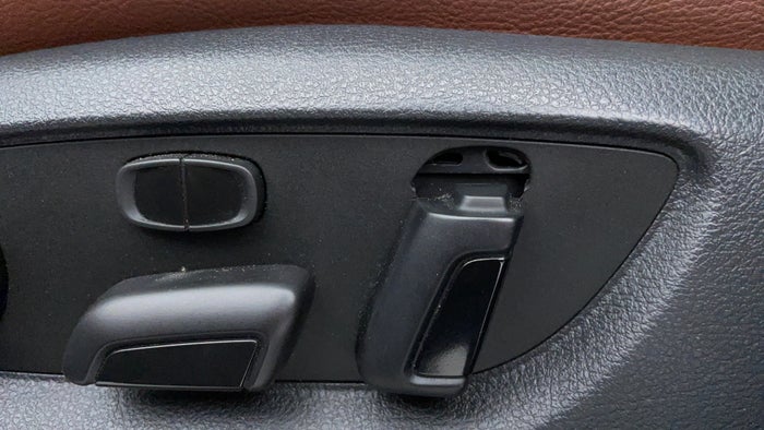 Volkswagen Touareg-Seat LHS Front Seat adjuster lever broken