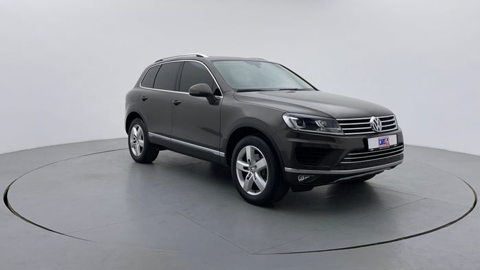 Volkswagen Touareg-Front Left