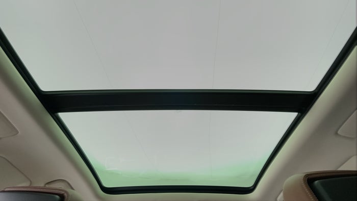 Volkswagen Touareg-Interior Sunroof/Moonroof