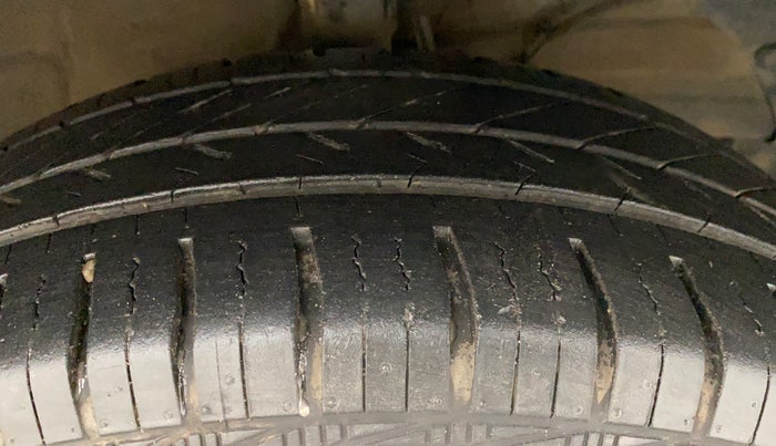 2017 Maruti Dzire VXI, Petrol, Manual, 89,533 km, Right Front Tyre Tread