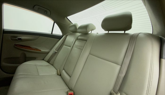 2011 Toyota Corolla Altis G PETROL, Petrol, Manual, 70,565 km, Right Side Rear Door Cabin