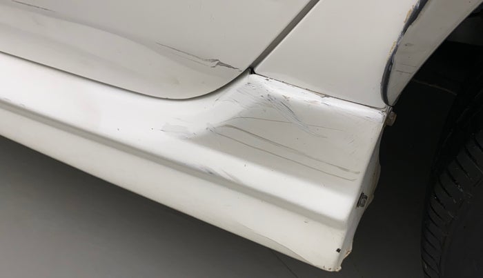 2011 Toyota Corolla Altis G PETROL, Petrol, Manual, 70,565 km, Left running board - Paint has minor damage