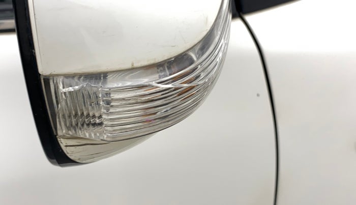 2011 Toyota Corolla Altis G PETROL, Petrol, Manual, 70,565 km, Right rear-view mirror - Indicator light has minor damage