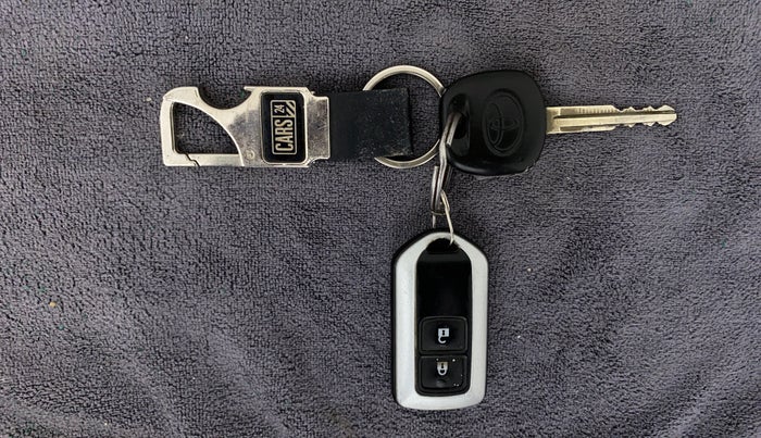 2011 Toyota Corolla Altis G PETROL, Petrol, Manual, 70,565 km, Key Close Up