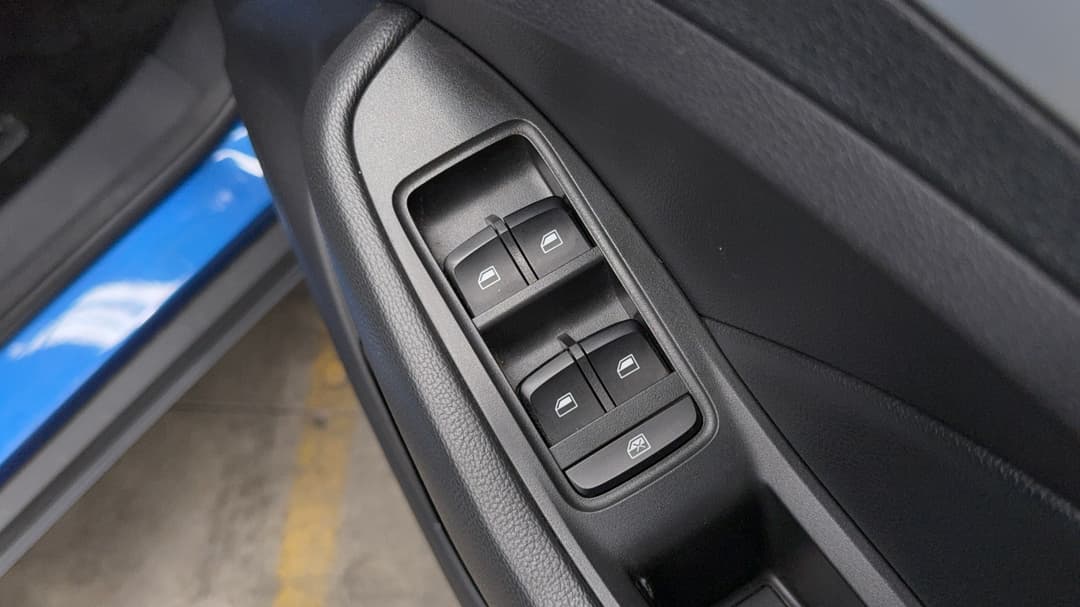 2019 MG ZS Essence, Automatic, 101254 km, Drivers Side Door Panel Controls