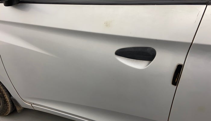 2015 Hyundai Eon D-LITE+, Petrol, Manual, 49,328 km, Front passenger door - Paint has faded