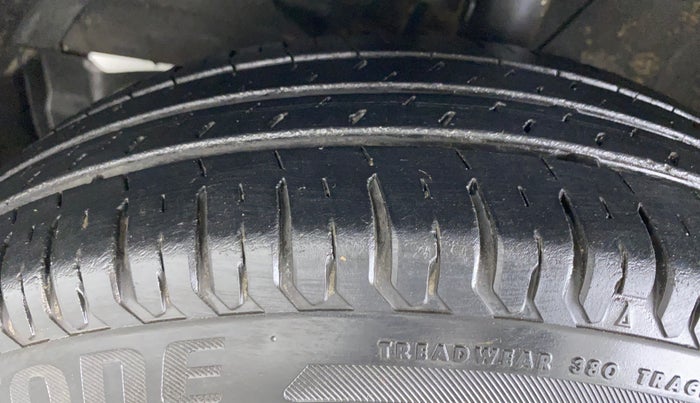 2017 Maruti Dzire VXI, Petrol, Manual, 22,106 km, Left Front Tyre Tread