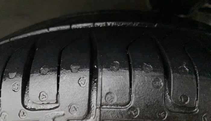 2014 Hyundai Eon MAGNA +, Petrol, Manual, 51,662 km, Right Front Tyre Tread