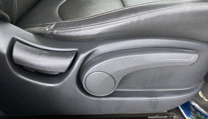 2015 Hyundai Creta 1.6 SX (O) CRDI, Diesel, Manual, 44,445 km, Driver Side Adjustment Panel