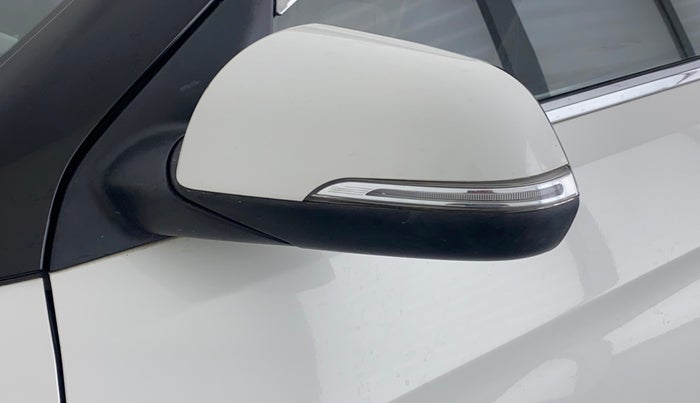 2015 Hyundai Creta 1.6 SX (O) CRDI, Diesel, Manual, 44,445 km, Left rear-view mirror - Indicator light not working