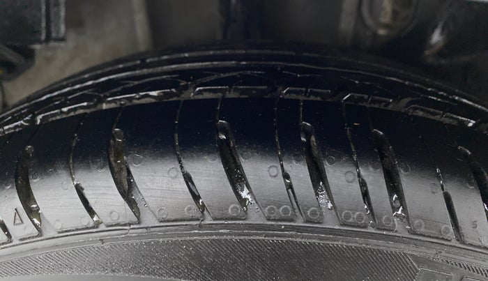 2016 Tata Tiago XT PETROL, CNG, Manual, 68,178 km, Right Rear Tyre Tread