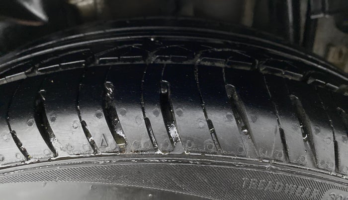 2016 Tata Tiago XT PETROL, CNG, Manual, 68,178 km, Left Rear Tyre Tread