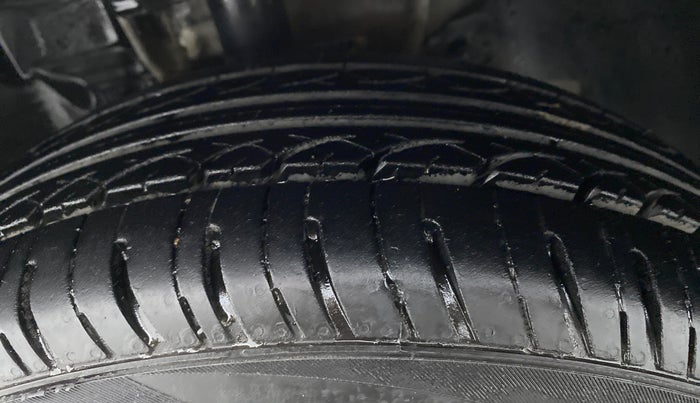 2016 Tata Tiago XT PETROL, CNG, Manual, 68,178 km, Left Front Tyre Tread