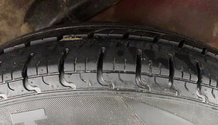 2012 Hyundai i10 MAGNA 1.1 IRDE2, CNG, Manual, 53,522 km, Left Rear Tyre Tread