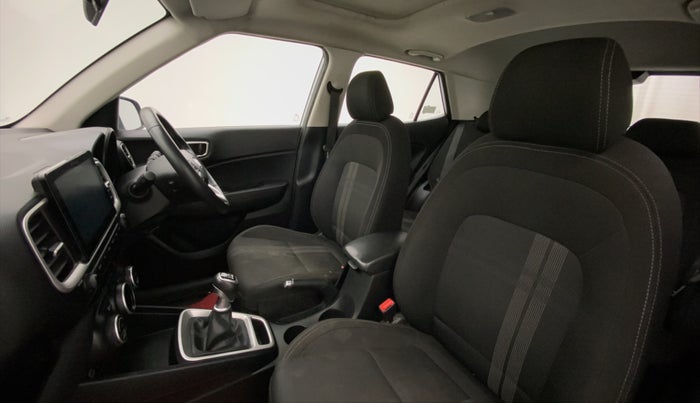 2022 Hyundai VENUE SX 1.5 CRDI, Diesel, Manual, 34,263 km, Right Side Front Door Cabin