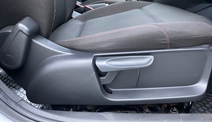 2019 Volkswagen Polo HIGHLINE PLUS 1.5L DIESEL, Diesel, Manual, 55,000 km, Driver Side Adjustment Panel