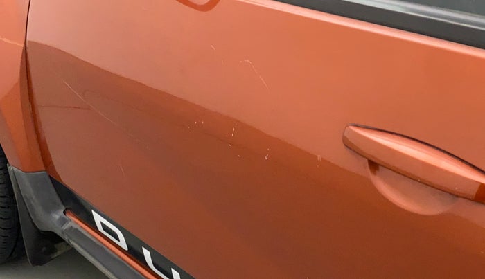 2018 Renault Duster RXS CVT, Petrol, Automatic, 60,595 km, Front passenger door - Minor scratches