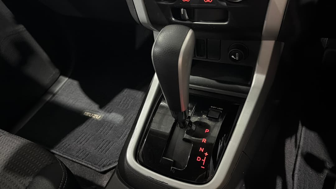 2020 Isuzu MU-X Ls-m (4x2), Automatic, 107135 km, Gear Lever 