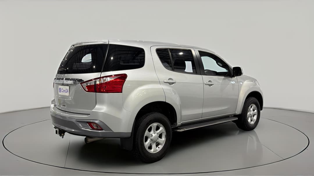 2020 Isuzu MU-X Ls-m (4x2), Automatic, 107135 km, Right Back Diagonal (45- Degree) View