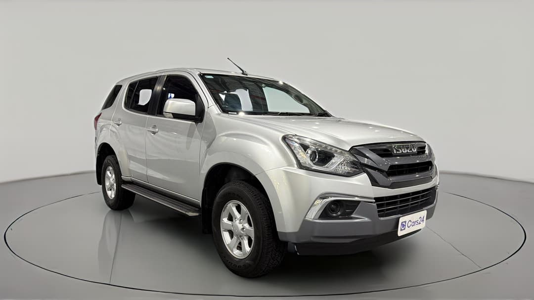 2020 Isuzu MU-X Ls-m (4x2), Automatic, 107135 km, Right Front Diagonal (45- Degree) View