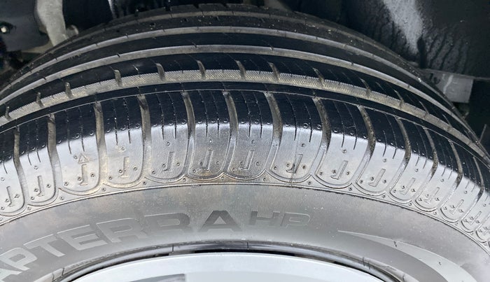 2019 Mahindra XUV500 W5 FWD, Diesel, Manual, 3,095 km, Right Rear Tyre Tread