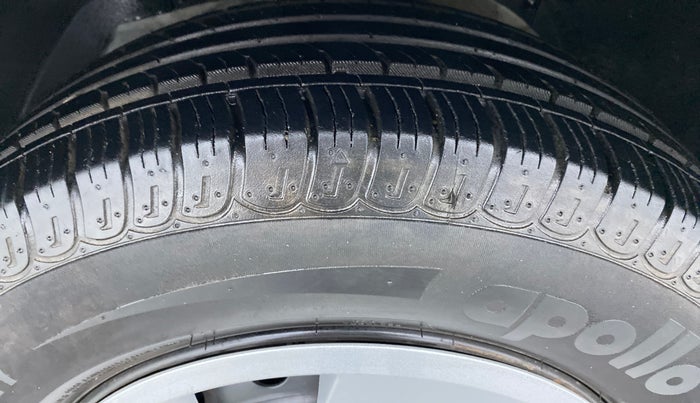 2019 Mahindra XUV500 W5 FWD, Diesel, Manual, 3,095 km, Left Front Tyre Tread