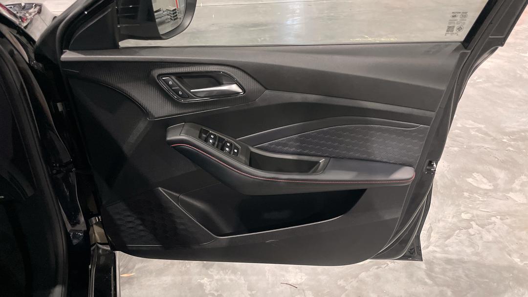 2025 MG Mg5 Essence, Automatic, 11203 km, Speaker View