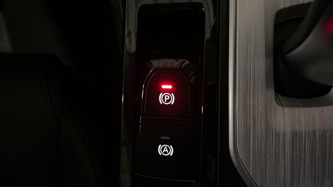 2025 MG Mg5 Essence, Automatic, 11203 km, Handbrake