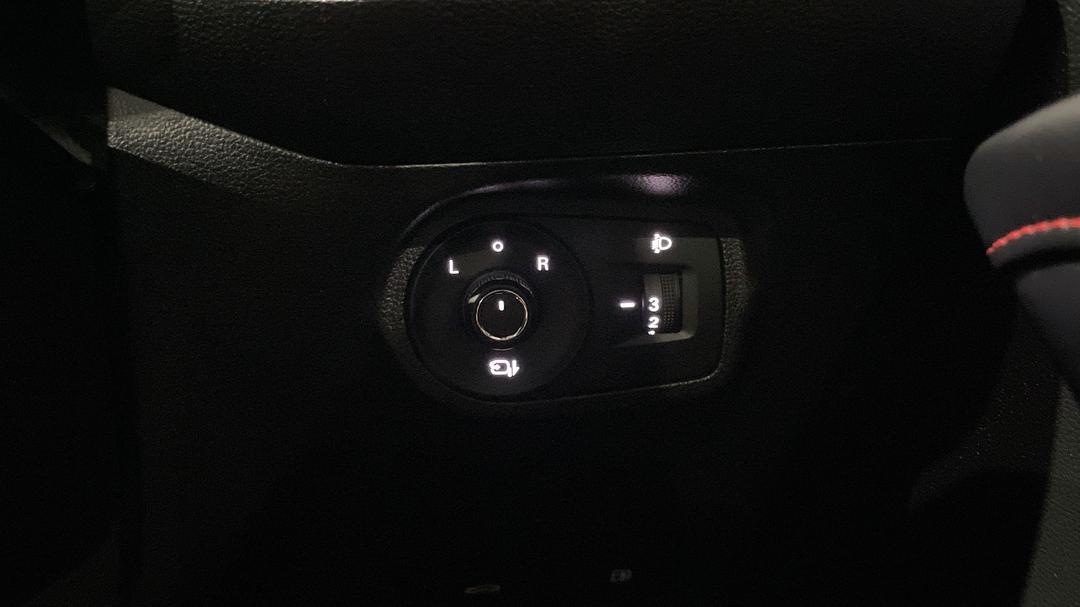 2025 MG Mg5 Essence, Automatic, 11203 km, Utility Switches/Buttons