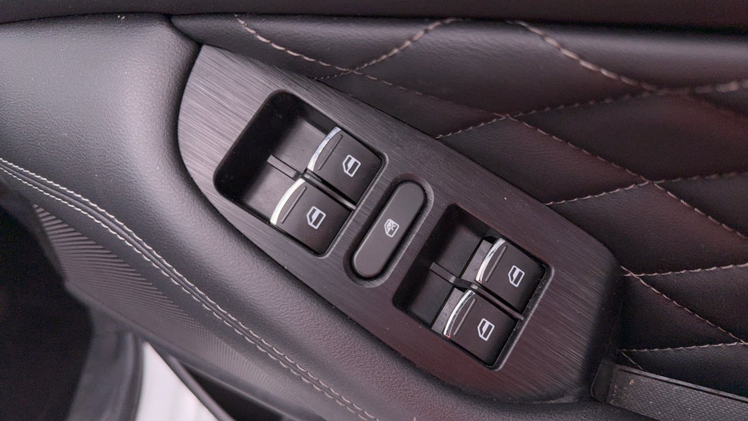 2021 GWM Ute Cannon-X (4x4), Automatic, 64854 km, Drivers Side Door Panel Controls