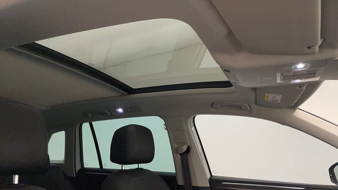 Interior Sunroof/Moonroof