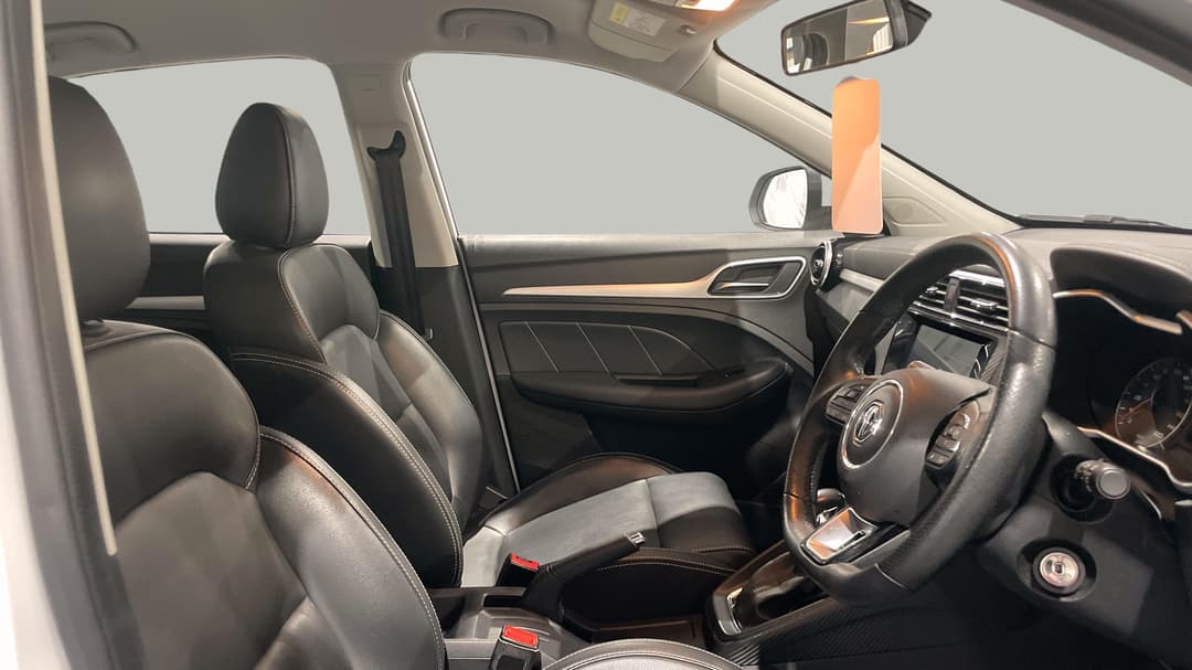 2022 MG ZS Excite, Automatic, 65668 km, Right Side Front Door Cabin View