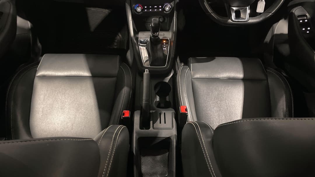 2022 MG ZS Excite, Automatic, 65668 km, Center Console