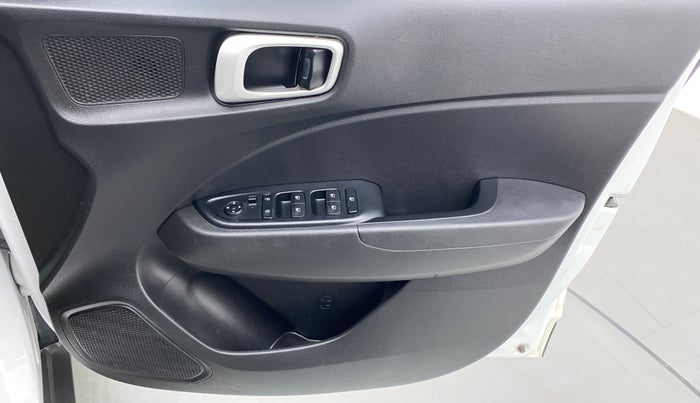 2021 Hyundai VENUE S 1.0 TURBO DCT, Petrol, Automatic, 18,061 km, Driver Side Door Panels Control