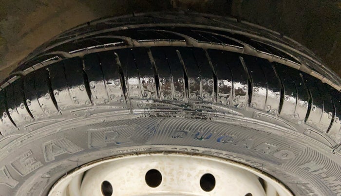 2012 Maruti Alto LXI, Petrol, Manual, 40,039 km, Left Front Tyre Tread