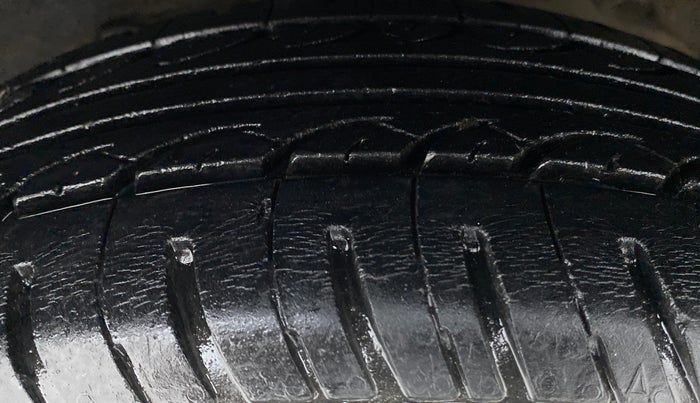 2015 Hyundai Xcent S 1.2, Petrol, Manual, 44,847 km, Left Front Tyre Tread