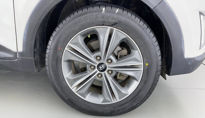2017 Hyundai Creta 1.6 SX PLUS AUTO PETROL, Petrol, Automatic, 45,042 km, Right Front Wheel