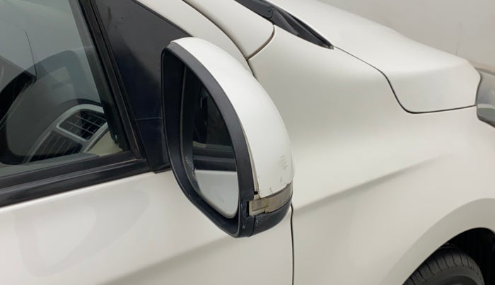 2012 Hyundai i20 MAGNA (O) 1.4 CRDI, Diesel, Manual, 1,21,728 km, Right rear-view mirror - Minor scratches