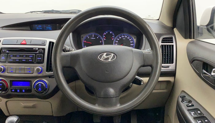 2012 Hyundai i20 MAGNA (O) 1.4 CRDI, Diesel, Manual, 1,21,728 km, Steering Wheel Close Up