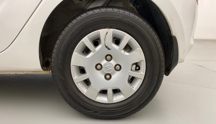 2012 Hyundai i20 MAGNA (O) 1.4 CRDI, Diesel, Manual, 1,21,728 km, Left Rear Wheel