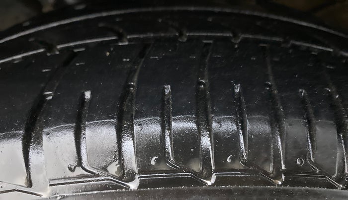 2015 Volkswagen Polo HIGHLINE1.2L PETROL, Petrol, Manual, 53,145 km, Left Front Tyre Tread