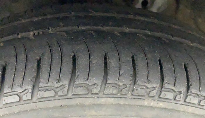2012 Honda Brio S MT, Petrol, Manual, 89,819 km, Left Front Tyre Tread